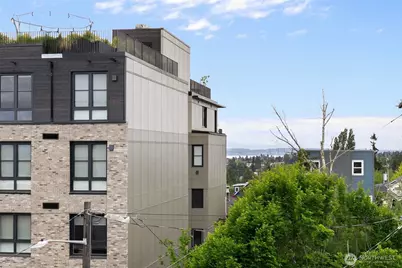 7020 Greenwood Avenue N, Seattle, WA 98103 - Photo 15