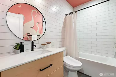7020 Greenwood Avenue N, Seattle, WA 98103 - Photo 21