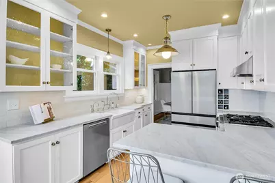 110 Smith Street, Seattle, WA 98109 - Photo 9