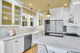 110 Smith St, Seattle, WA 98109 - Photo 9