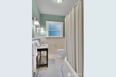 110 Smith Street, Seattle, WA 98109 - Photo 15