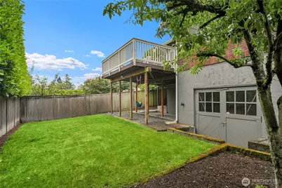 110 Smith Street, Seattle, WA 98109 - Photo 33