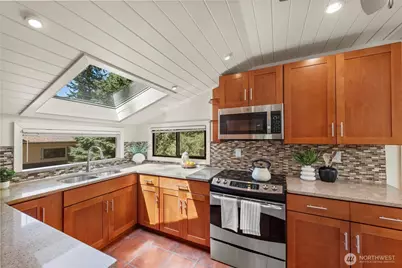 510 N 138th Street, Seattle, WA 98133 - Photo 9