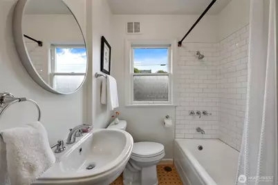 7738 Jones Avenue NW, Seattle, WA 98117 - Photo 13