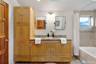 7738 Jones Avenue NW, Seattle, WA 98117 - Photo 17