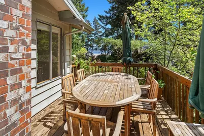 10218 SW Tillicum Lane, Vashon, WA 98070 - Photo 11
