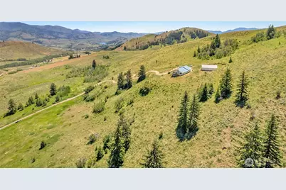 427 Rendezvous Road, Winthrop, WA 98862 - Photo 3