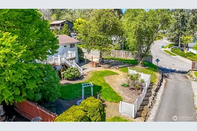 16235 NE 51st Street, Redmond, WA 98052 - Photo 37