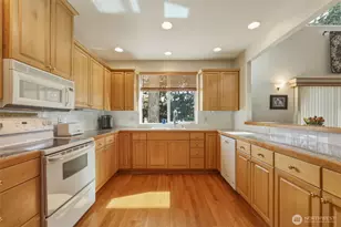 9105 Vancouver Dr NE, Lacey, WA 98516 - Photo 15