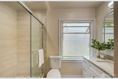 6541 20th Avenue NE, Seattle, WA 98115 - Photo 9