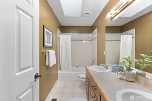 9925 SE 5th St, Bellevue, WA 98004 - Photo 25