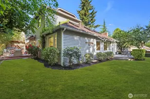 9925 SE 5th St, Bellevue, WA 98004 - Photo 29