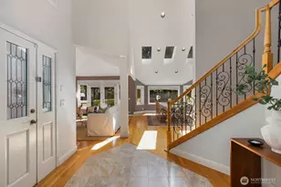 9925 SE 5th St, Bellevue, WA 98004 - Photo 3