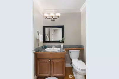 9925 SE 5th Street, Bellevue, WA 98004 - Photo 17