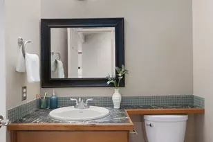 9925 SE 5th St, Bellevue, WA 98004 - Photo 17