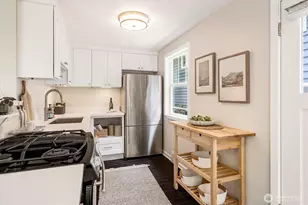 526 N 84th St, Seattle, WA 98103 - Photo 9