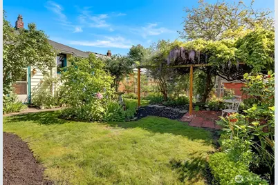 7559 14th Avenue NW, Seattle, WA 98117 - Photo 13