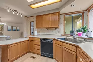 17373 Woodcrest Dr NE, Bothell, WA 98011 - Photo 13