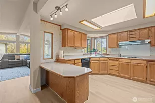 17373 Woodcrest Dr NE, Bothell, WA 98011 - Photo 11