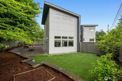 3200 E Republican Street, Seattle, WA 98112 - Photo 9
