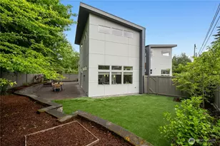 3200 E Republican St, Seattle, WA 98112 - Photo 9