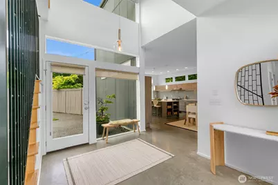 3200 E Republican Street, Seattle, WA 98112 - Photo 3