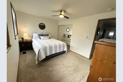 14415 Golden Given Road E, Tacoma, WA 98445 - Photo 11