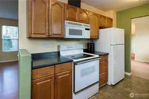 6461 NE 181st St, Kenmore, WA 98028 - Photo 3