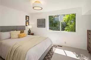 2601 13th Ave W, Seattle, WA 98119 - Photo 23