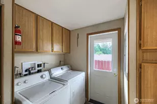 17125 Woodcrest Dr NE, Bothell, WA 98011 - Photo 19