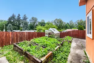 17125 Woodcrest Dr NE, Bothell, WA 98011 - Photo 23
