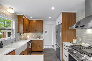 3811 39th Ave S, Seattle, WA 98118 - Photo 13