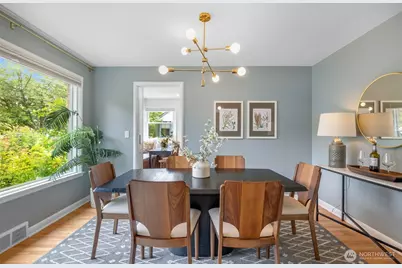 3811 39th Avenue S, Seattle, WA 98118 - Photo 9