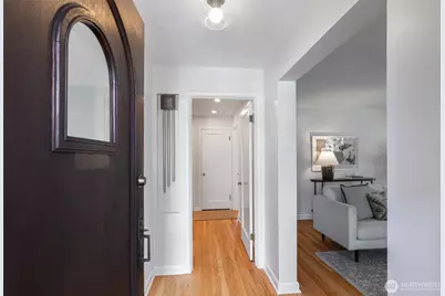 3811 39th Avenue S, Seattle, WA 98118 - Photo 3