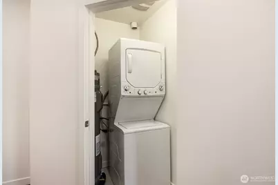 2960 Eastlake Avenue E #213, Seattle, WA 98102 - Photo 23