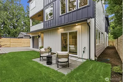 9725 Evanston Avenue N, Seattle, WA 98103 - Photo 39
