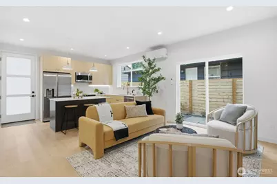 9725 Evanston Avenue N #B, Seattle, WA 98103 - Photo 7