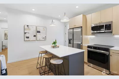 9725 Evanston Avenue N #B, Seattle, WA 98103 - Photo 5