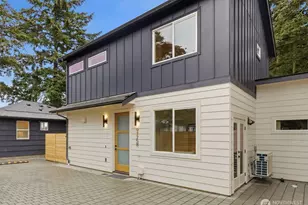 9725 Evanston Ave N, Seattle, WA 98103 - Photo 1