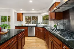23203 NE 18th Pl, Sammamish, WA 98074 - Photo 13