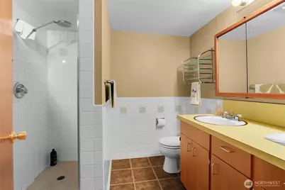 438 Comstock Place, Seattle, WA 98109 - Photo 25