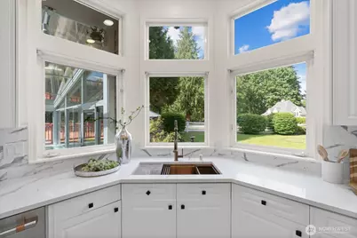 8207 228th Street SE, Woodinville, WA 98072 - Photo 11