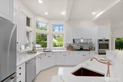 8207 228th Street SE, Woodinville, WA 98072 - Photo 9