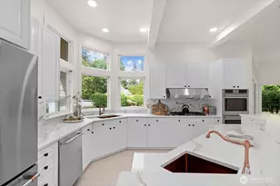8207 228th St SE, Woodinville, WA 98072 - Photo 9