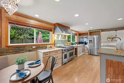 816 151st Place SW, Lynnwood, WA 98087 - Photo 7