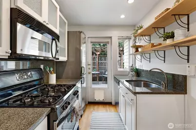 1601 22nd Avenue #2118, Seattle, WA 98122 - Photo 11