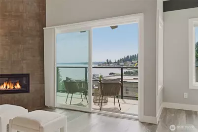 9201 NE Juanita Drive #403, Kirkland, WA 98034 - Photo 5