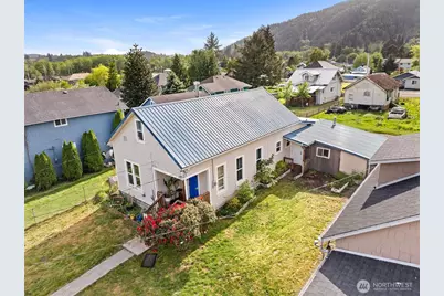 1218 Cedar Street, Raymond, WA 98577 - Photo 3