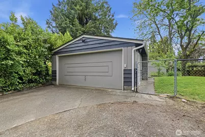 1027 S 124th Street, Seattle, WA 98168 - Photo 21