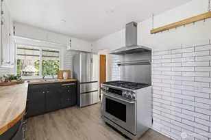 1027 S 124th St, Seattle, WA 98168 - Photo 11